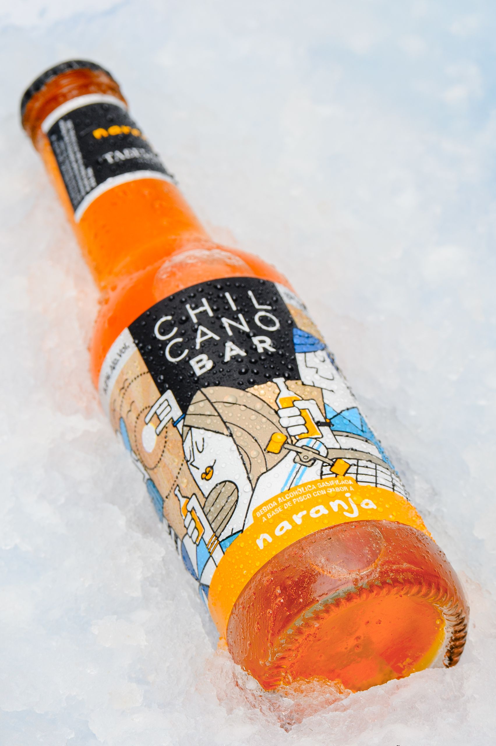Refreshing Chilcano Bar naranja drink chilled on ice, ideal for summer enjoyment.